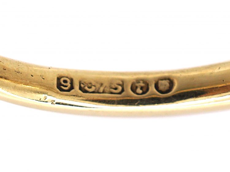 9ct Gold & Cabochon Moonstone Ring