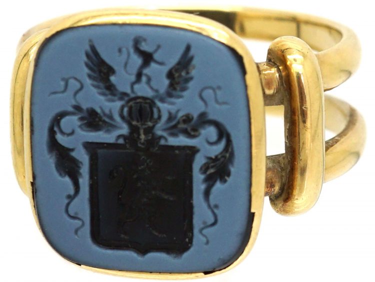 Victorian 18ct Gold Signet Ring with Banded Onyx Intaglio of a Crest