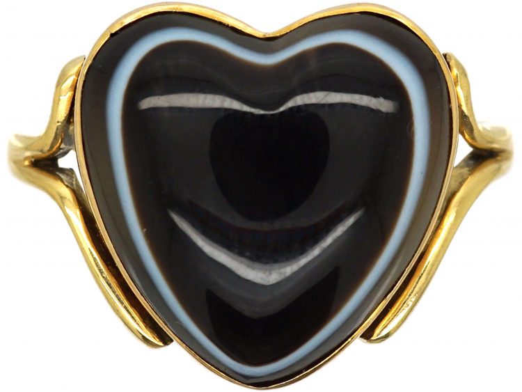 18ct Gold Heart Shaped Ring set with Banded Sardonyx
