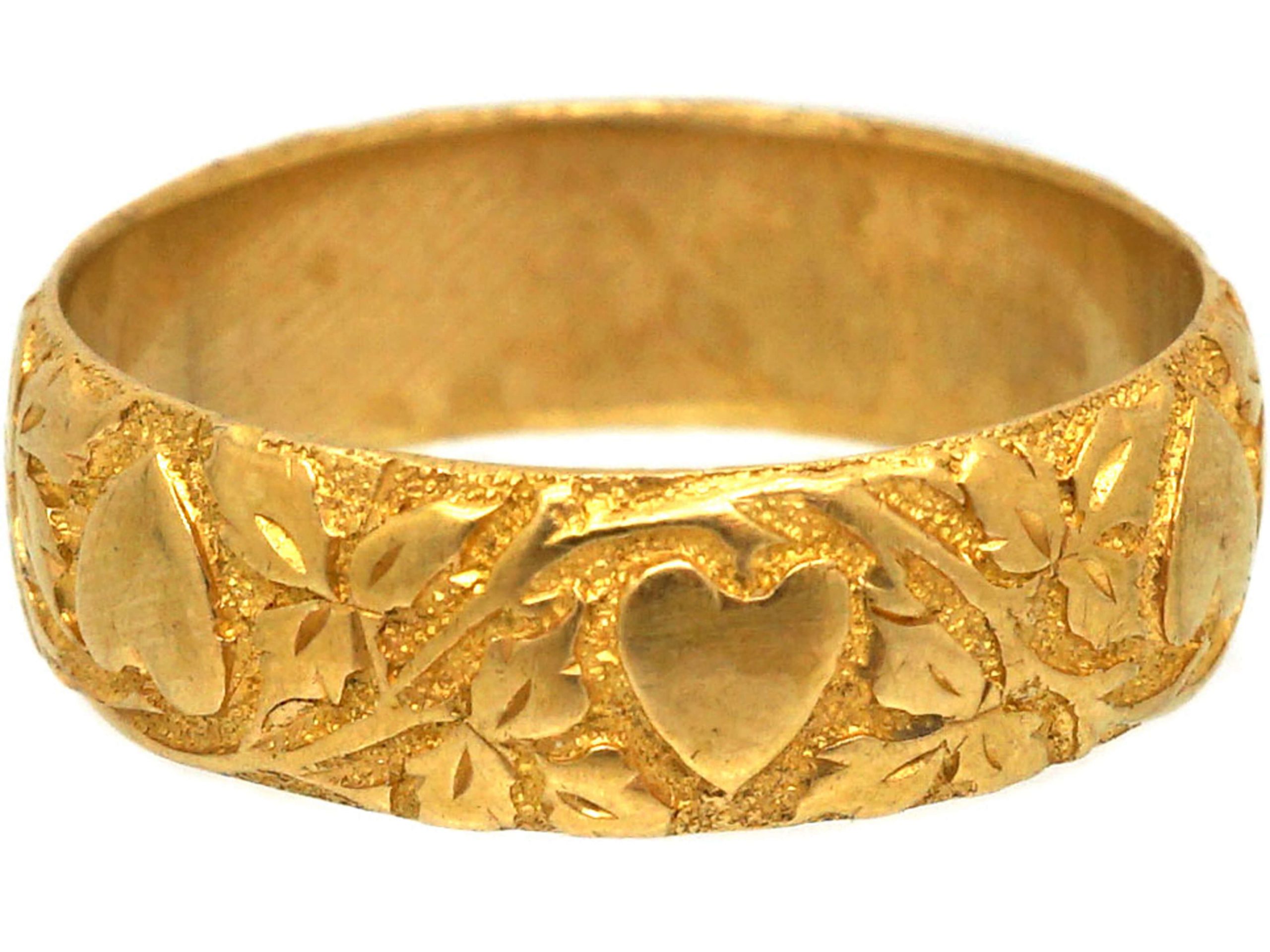 Victorian 18ct Gold Wedding Ring with Hearts Motif (388S) The Antique Jewellery Company