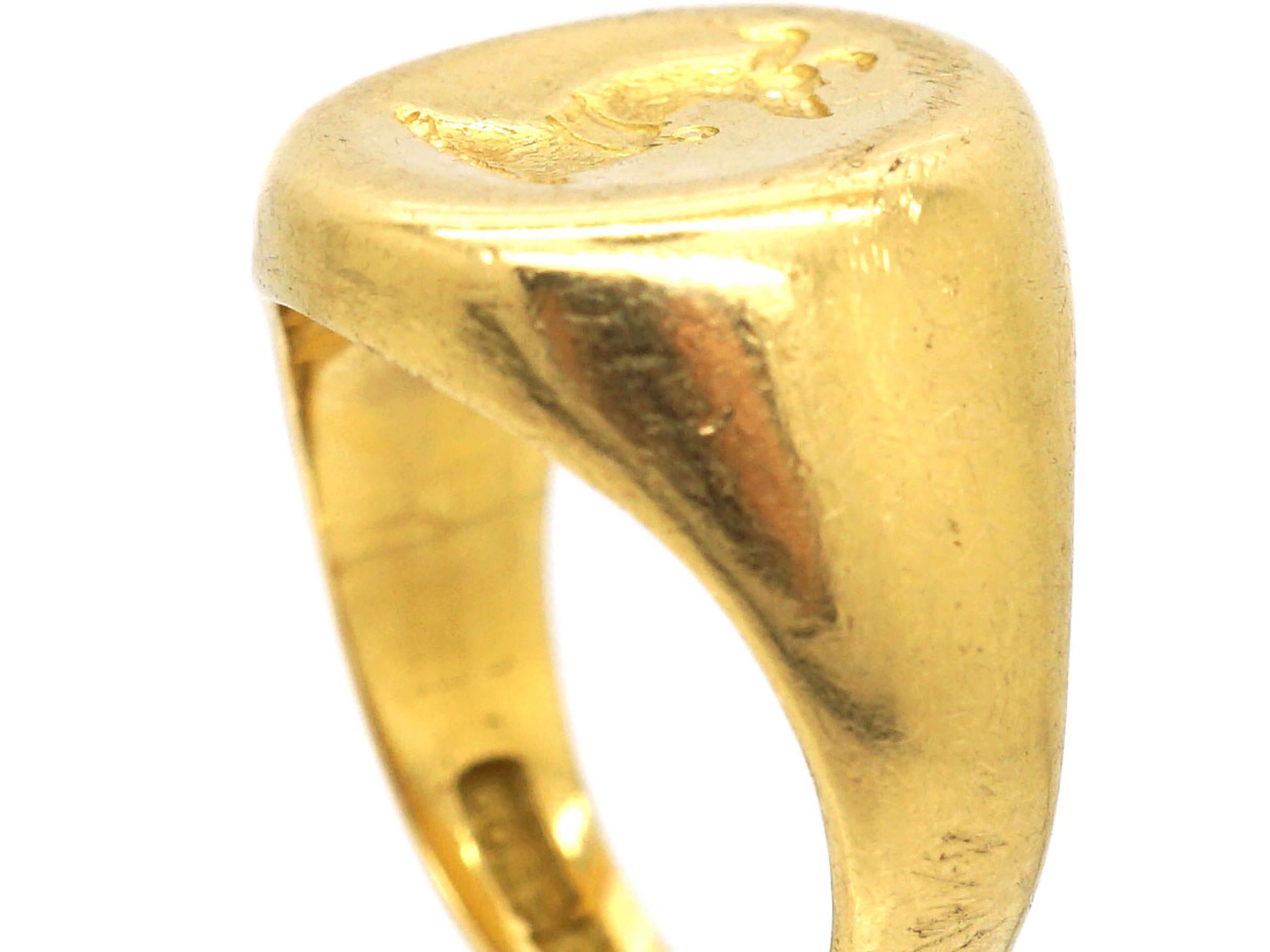 18ct Gold Signet ring with Engraved Dog by Charles Green & Sons (886S ...