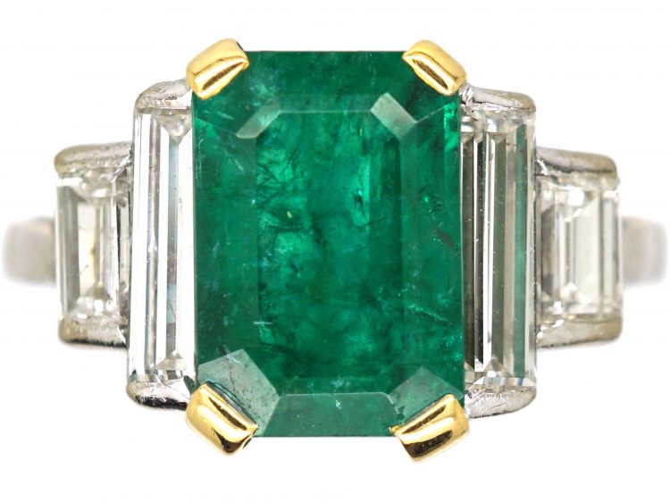 18ct Gold Emerald Ring with Baguette Diamonds on Either Side