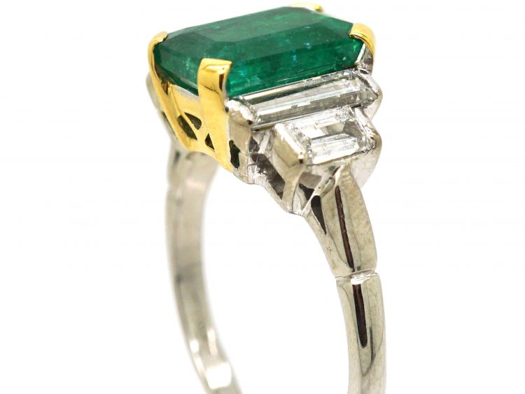 18ct Gold Emerald Ring with Baguette Diamonds on Either Side