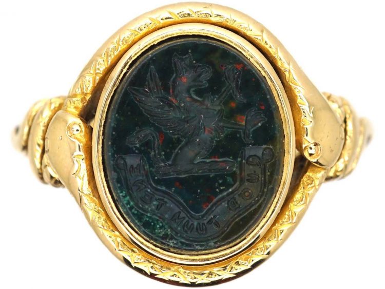 Victorian 18ct Gold Signet Ring set with a Bloodstone with Griffin Crest Intaglio