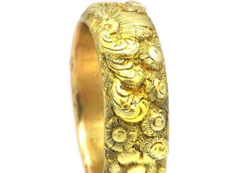Georgian 18ct Gold Wedding Ring with Shell & Flower Detail