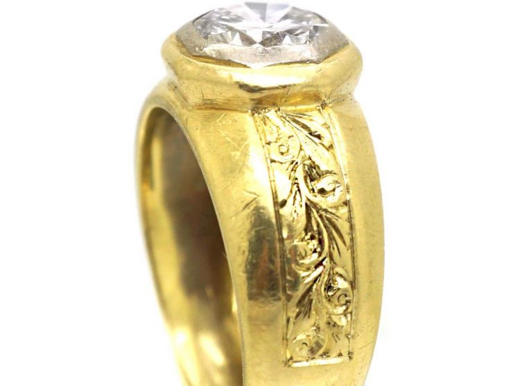 Early 20th Century 18ct Gold Ring set with a Large Diamond with Engraved Detail