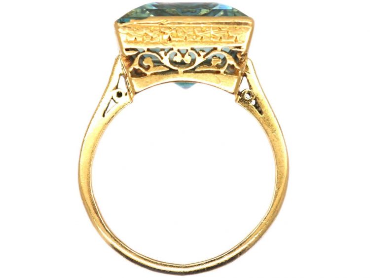Art Deco 18ct Gold Ring set with a Large Rectangular Cut Aquamarine