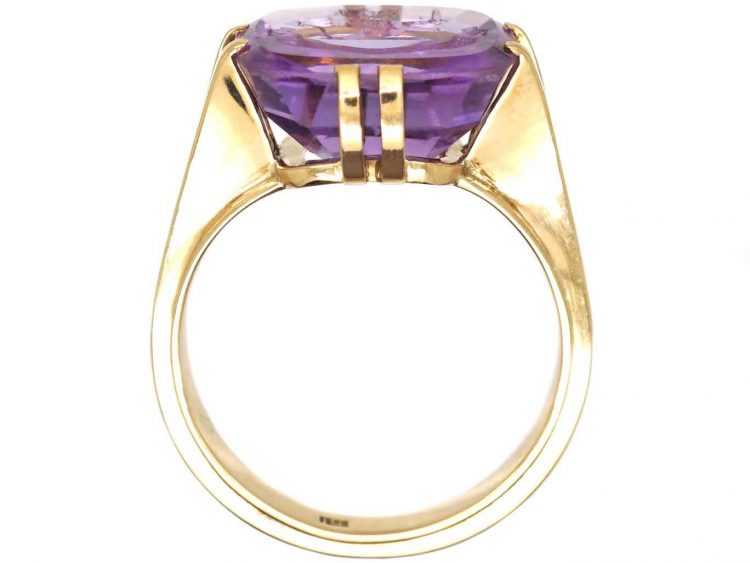 14ct Gold Signet Ring with Amethyst Intaglio of a Lion Rampant