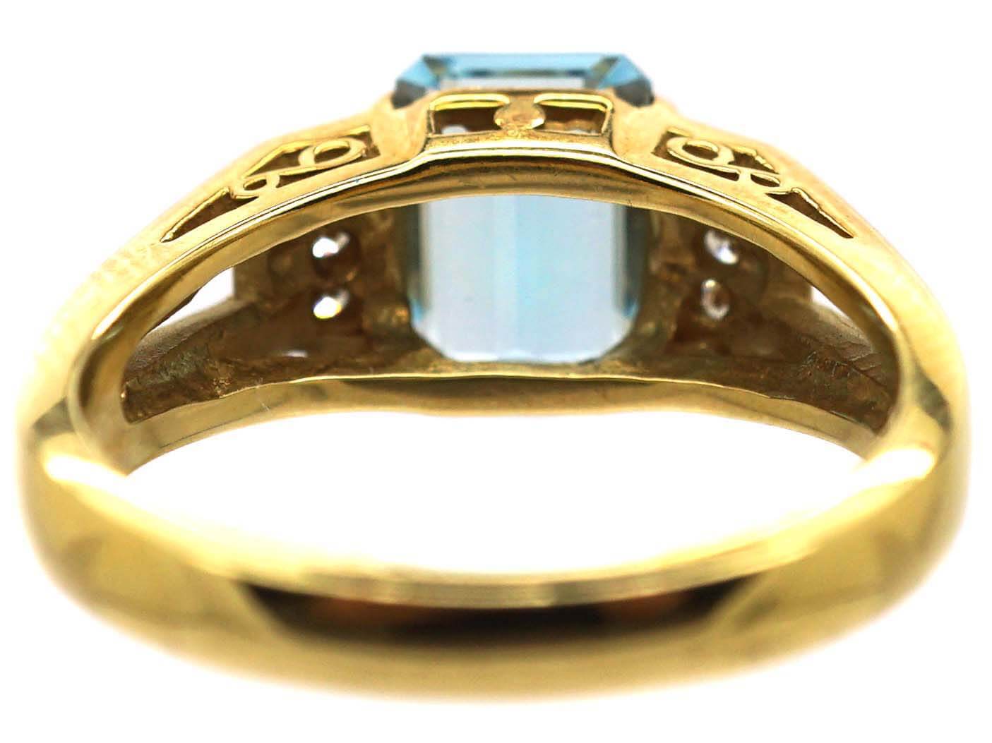 18ct Gold Ring set with a Rectangular Cut Aquamarine with Diamonds on ...