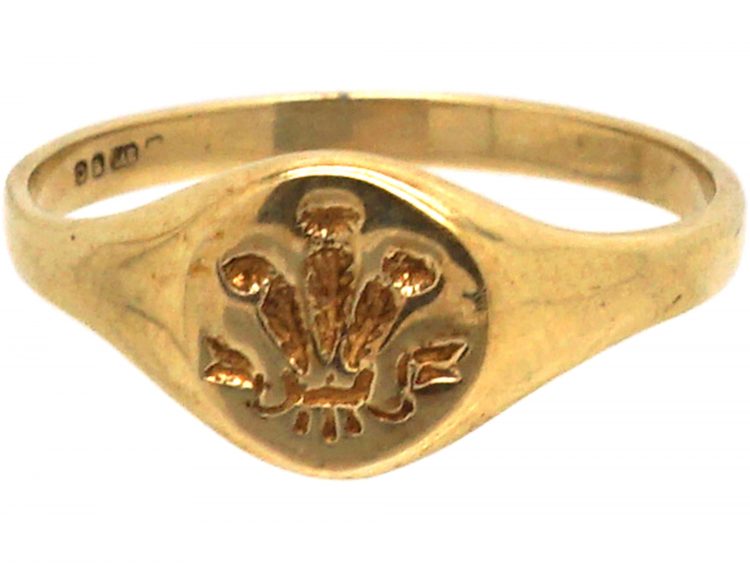 9ct Gold Signet Ring with Intaglio of Prince of Wales Feathers