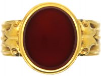 Victorian 18ct Gold Signet Ring set with a Plain Carnelian