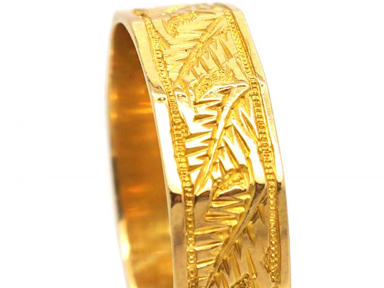 Victorian 18ct Gold Faceted Wedding Ring with Fern Motif