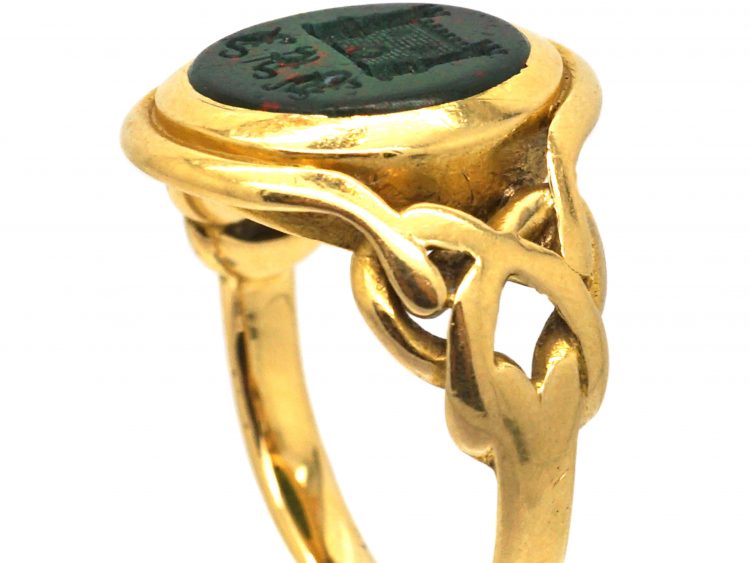 Victorian 18ct Gold Signet Ring set with a Bloodstone with an Intaglio of a Castle