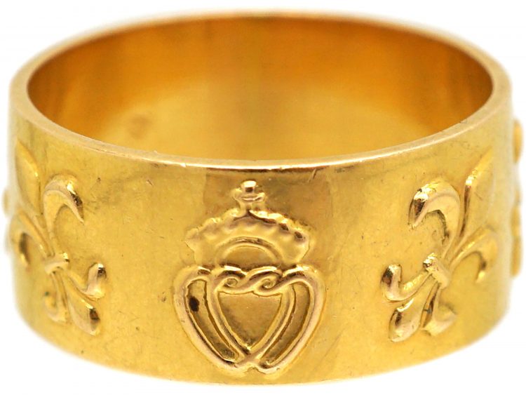 Early 20th Century French 18ct Gold Ring with Fleur-de-Lys & Double Crowned Hearts Motif