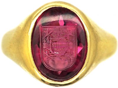 Early 20th Century 18ct Gold Signet Ring set with a Pink Tourmaline with Intaglio of a Crest
