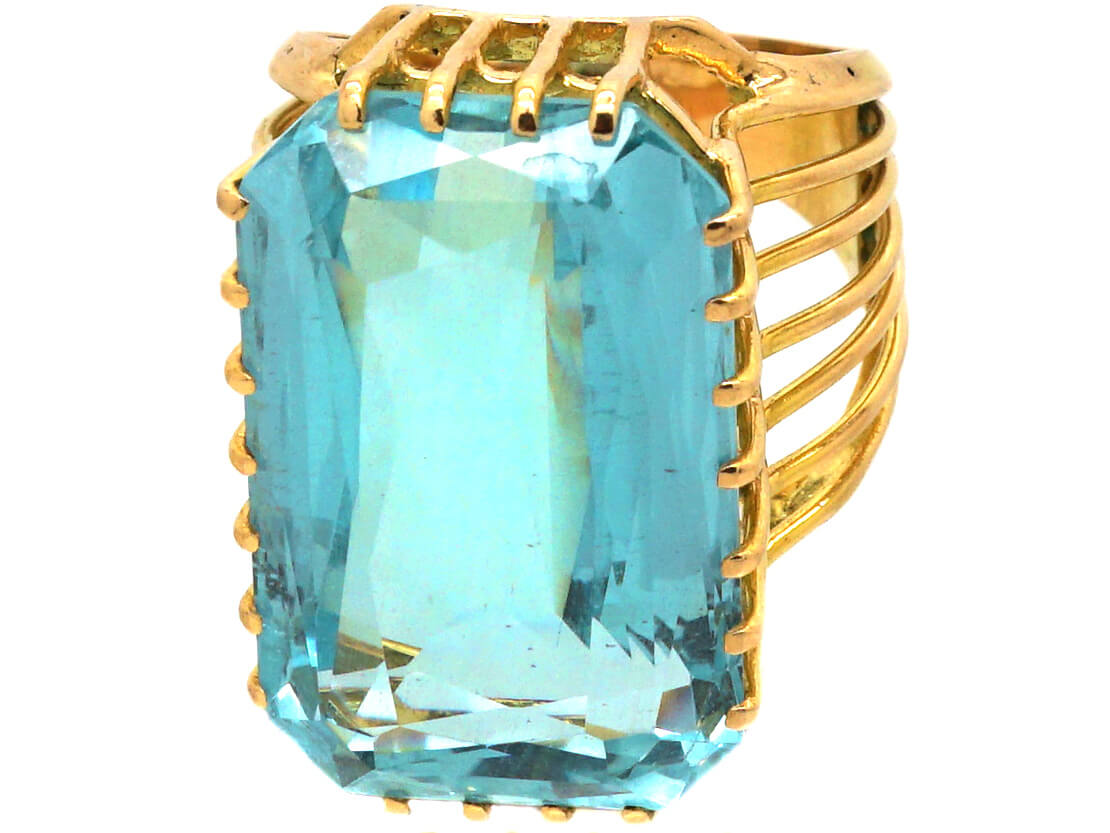 1950's 18ct Gold Ring set with a Large Rectangular Cut Aquamarine (100W ...