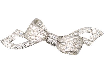 Art Deco 18ct White Gold Bow Brooch set with Diamonds