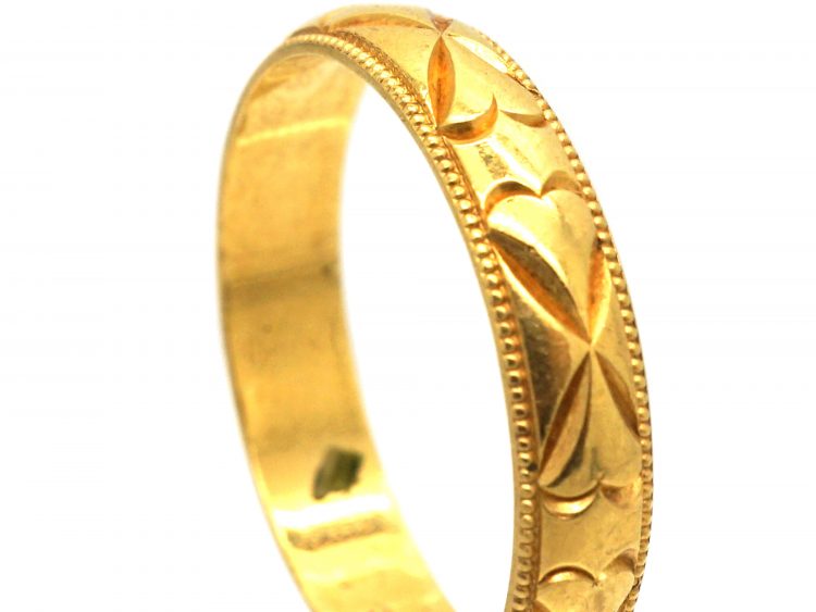 18ct Gold Wedding Ring with Hearts Motif
