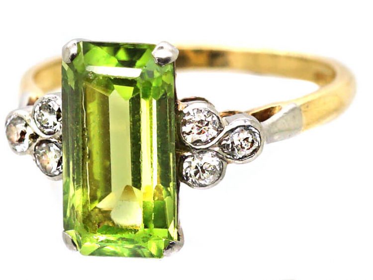 Edwardian 18ct Gold & Platinum Ring set with a Peridot with Diamond Set Shoulders