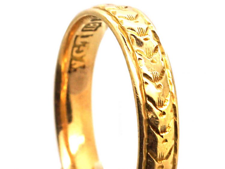 Victorian 18ct Gold Wedding Ring with Laurel Leaf Motif