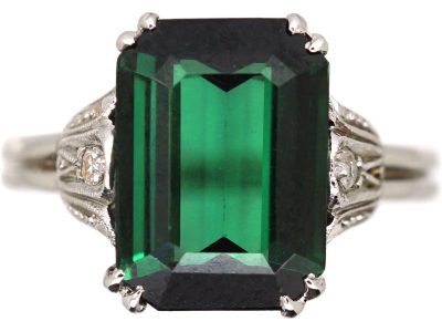 Early 20th Century 14ct White Gold Ring set with a Green Tourmaline with Diamond Set Shoulders
