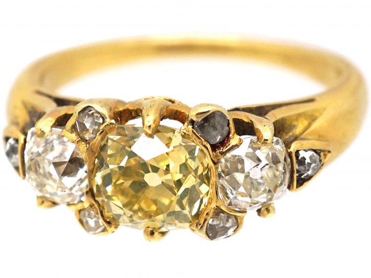 Victorian 18ct Gold Three Stone Diamond Ring set with a Yellow Diamond in the Centre