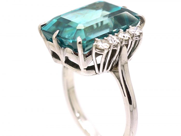 Art Deco 18ct White Gold Ring set with a Large Zircon with Diamond set Shoulders