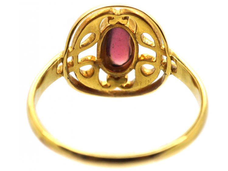 Art Nouveau 18ct Gold Ring set with a Garnet