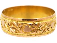 Edwardian 9ct Gold Wedding Ring Engraved with Hearts & Ivy Leaves