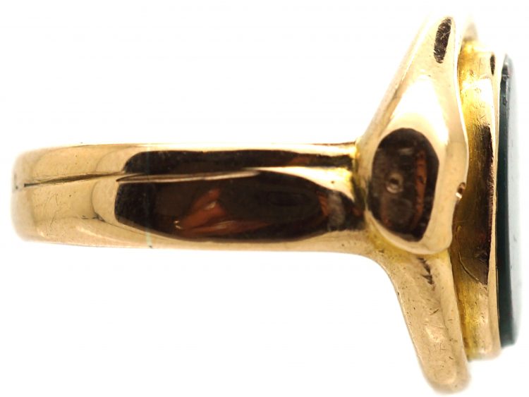 Early 20th Century 15ct Gold Signet Ring set with a Bloodstone with Snakes Around it.