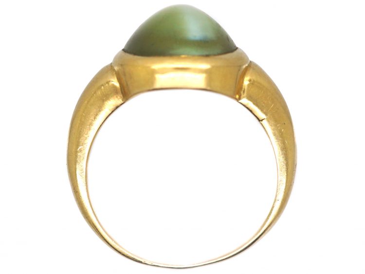 Victorian 18ct Gold Ring set with a Large Cat's Eye Chrysoberyl