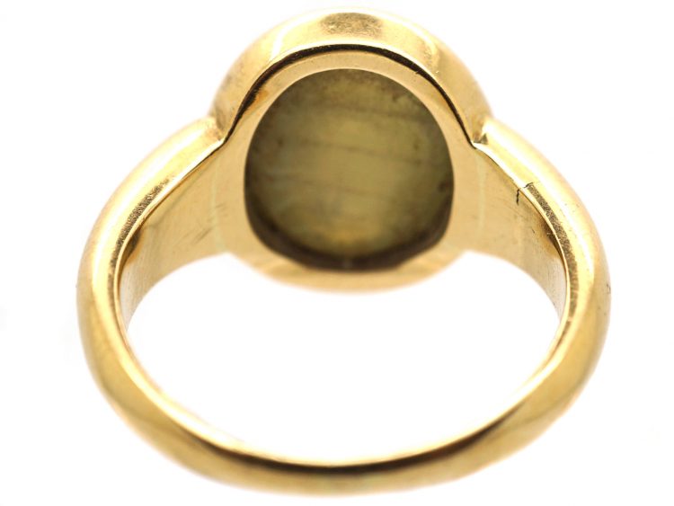 Victorian 18ct Gold Ring set with a Large Cat's Eye Chrysoberyl