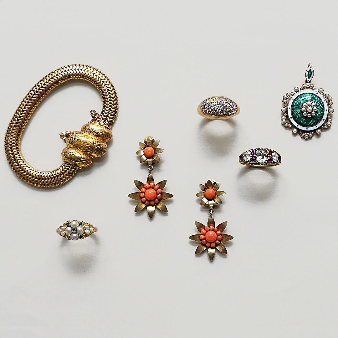 Collecting antique and vintage jewellery