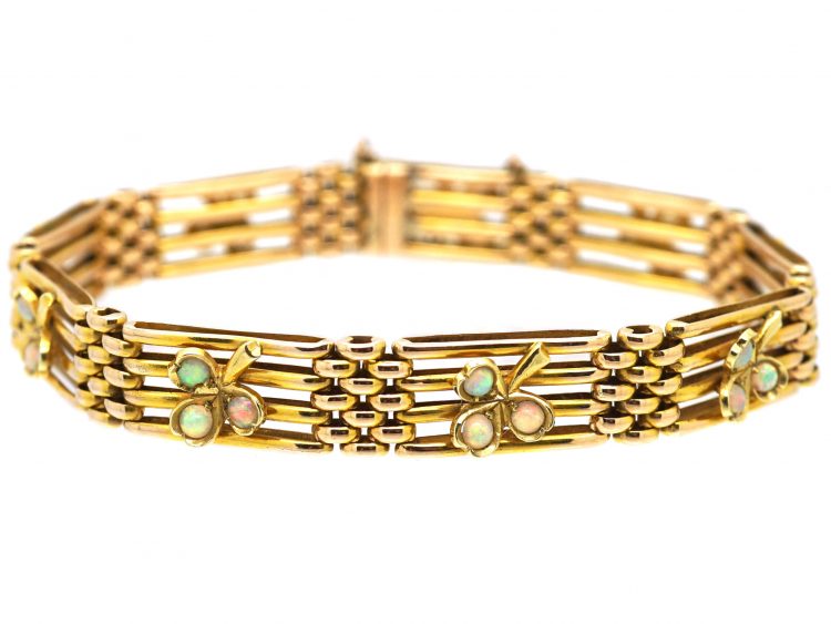 Edwardian 15ct Gold Gate Bracelet with Three Leaf Clovers set with Opals