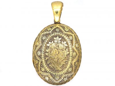 Victorian 15ct Gold Oval Shaped Engraved Floral Locket