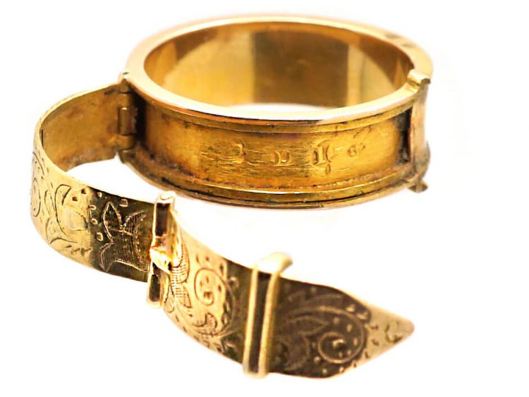 Early Victorian 15ct Gold Buckle Ring with Secret Hinged Compartment