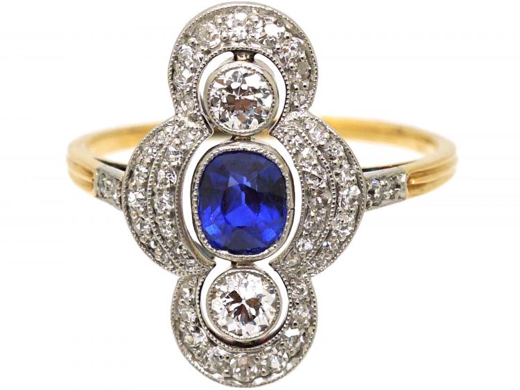 Early 20th Century 18ct Gold & Platinum Oval Cluster Ring set with Diamonds & a Sapphire