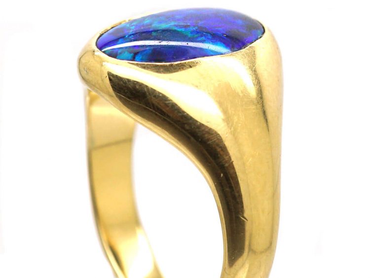 18ct Gold Ring set with a Cabochon Black Opal