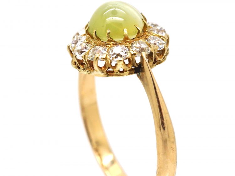 Edwardian 18ct Gold Cat's Eye Chrysoberyl & Diamond Cluster Ring