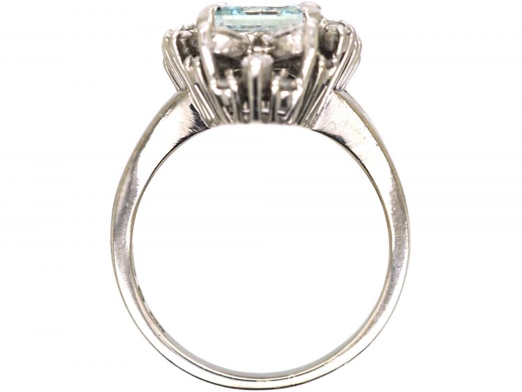 18ct White Gold Ring set with an Aquamarine & Diamonds