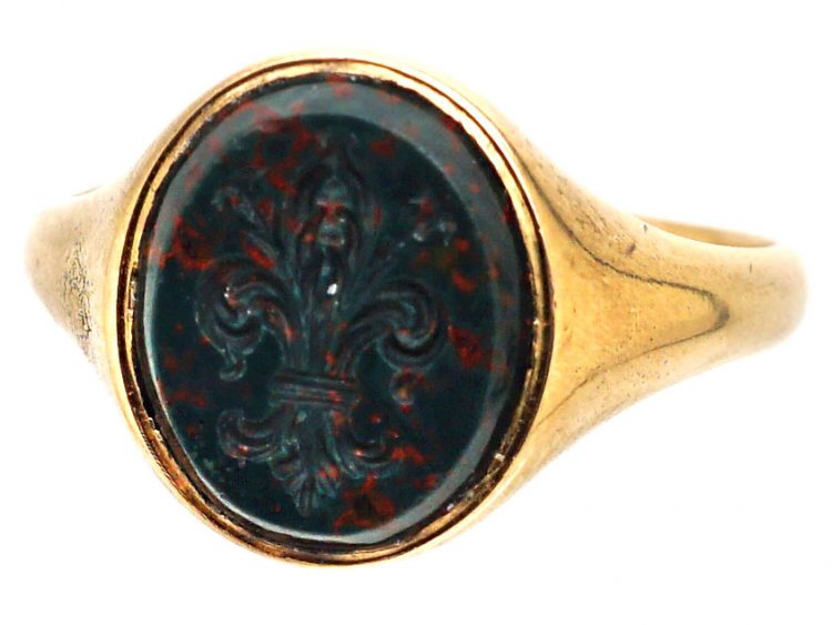 Victorian 15ct Gold Ring set with a Bloodstone with Fleur de Lis Intaglio