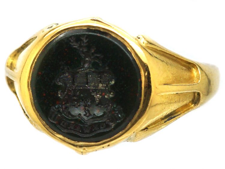 Early Victorian 18ct Gold Signet Ring with Bloodstone Intaglio of a Crest