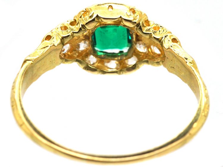 Early Victorian 18ct Gold Cluster Ring set with an Emerald & Diamonds