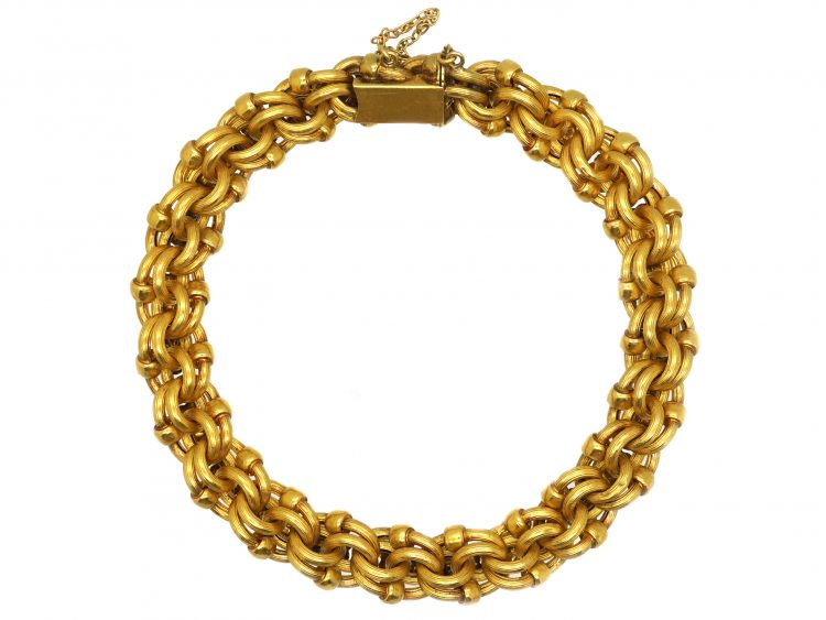 French Early 20th Century 18ct Three Colour Gold Flower Motif Curb Bracelet