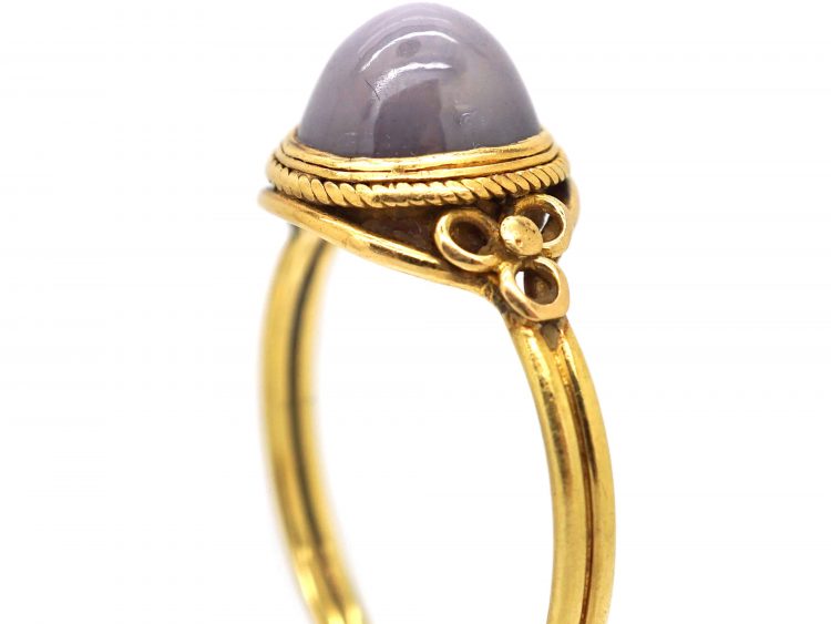 Arts & Crafts 18ct Gold Ring set with a Star Sapphire
