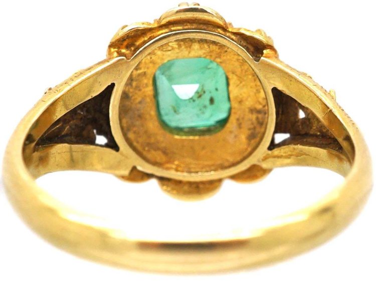 Victorian 18ct Gold Ring set with an Emerald & Natural Split Pearls