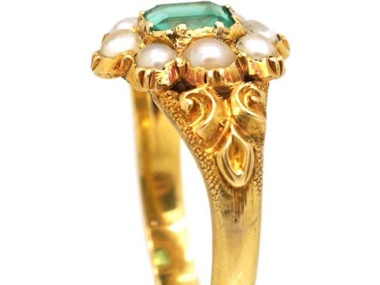 Victorian 18ct Gold Ring set with an Emerald & Natural Split Pearls
