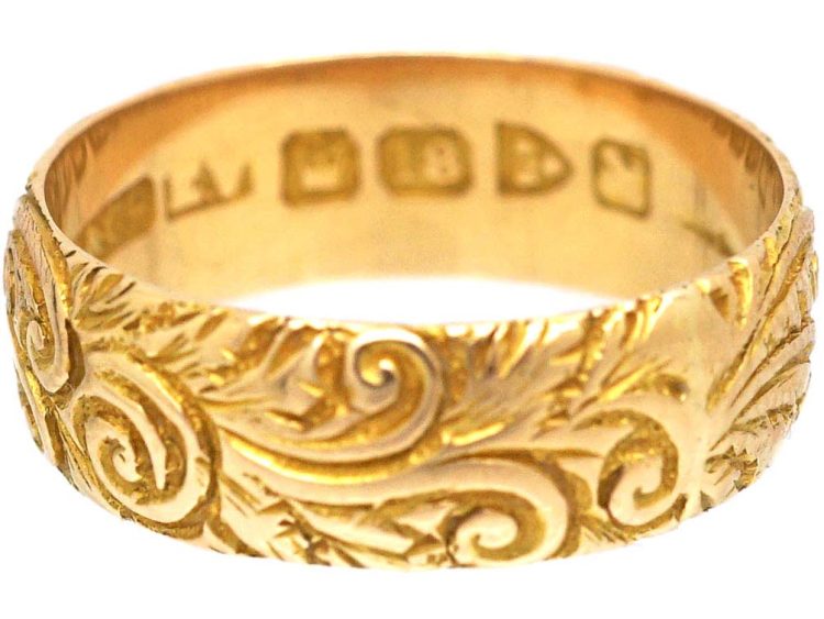 Edwardian 18ct Gold Wedding Ring with Leaf Motif