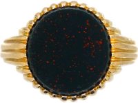 Victorian 18ct Gold Signet Ridged Design Ring set with a Bloodstone