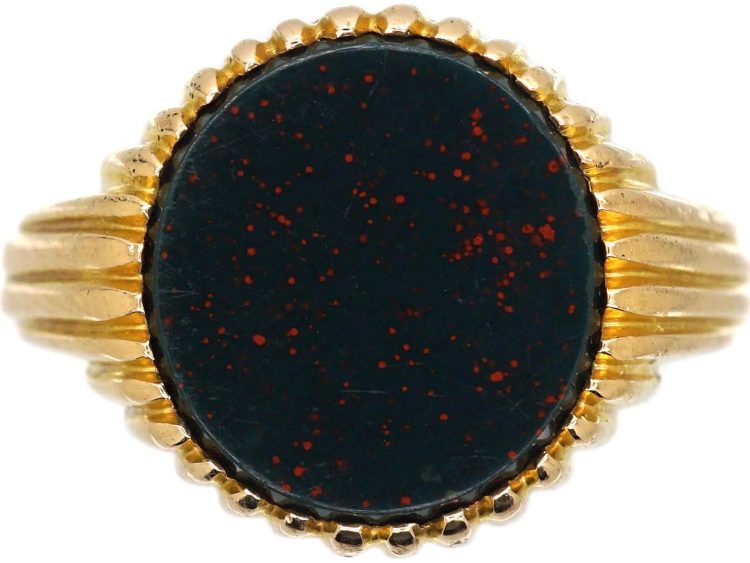 Victorian 18ct Gold Signet Ridged Design Ring set with a Bloodstone
